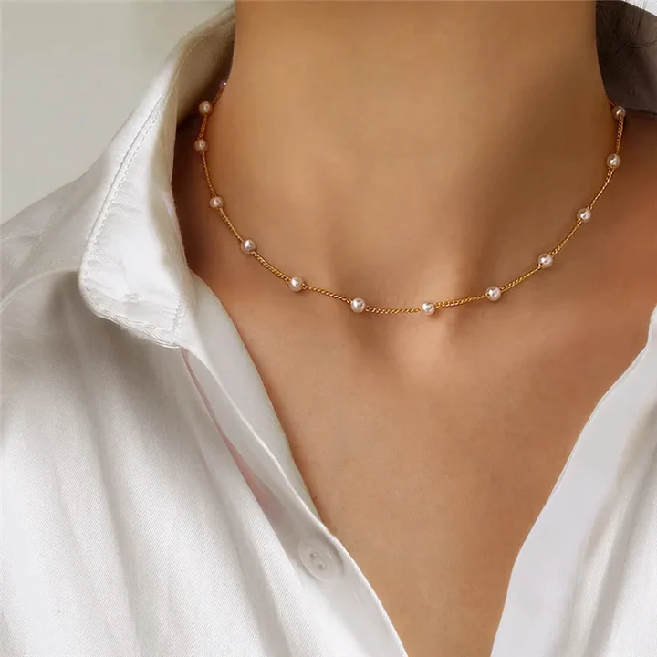 Collier élégant et imposant avec une perle délicate pour des occasions spéciales