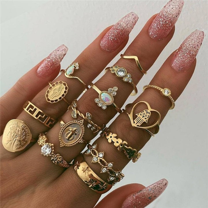 Ensemble exclusif de 8 à 12 bagues uniques pour un look élégant