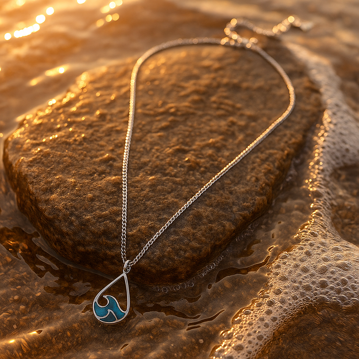 Avelia | Collier élégant inspiré par le mouvement des vagues, une touche raffinée pour votre style