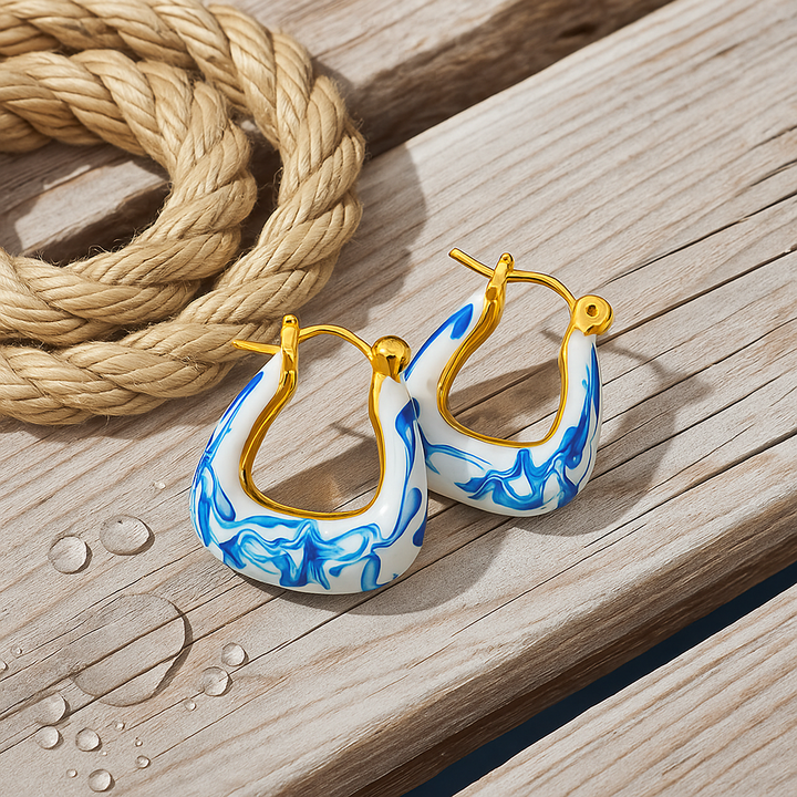 Kaïra | Boucles d'oreilles en mousse d'onde dorée pour un style raffiné