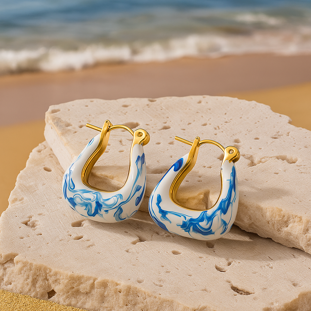 Kaïra | Boucles d'oreilles en mousse d'onde dorée pour un style raffiné