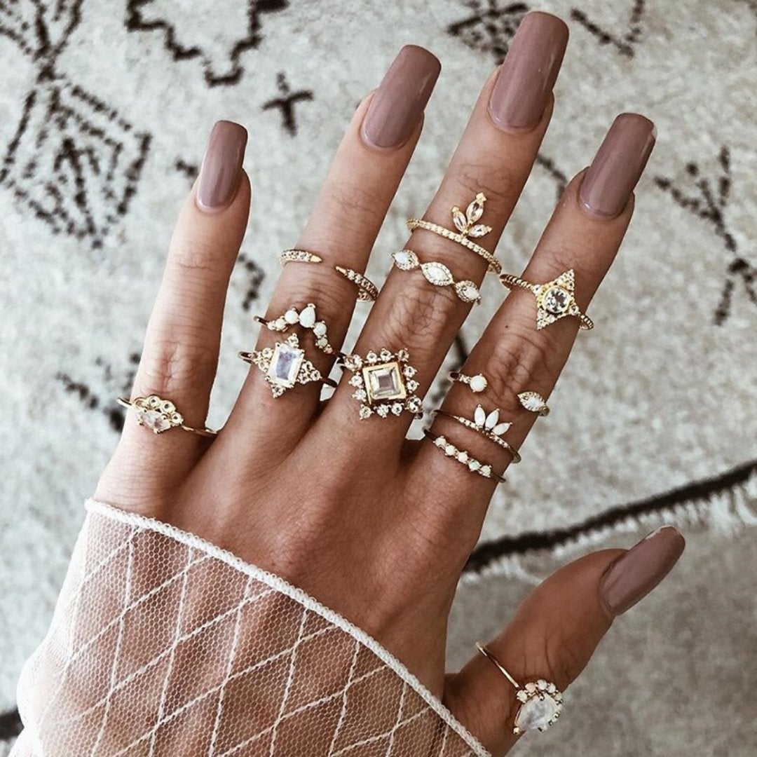 Ensemble exclusif de 8 à 12 bagues uniques pour un look élégant