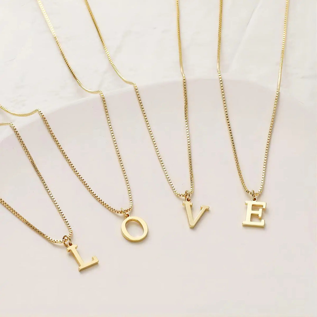 Collier personnalisé avec initiales d'amour pour une touche romantique