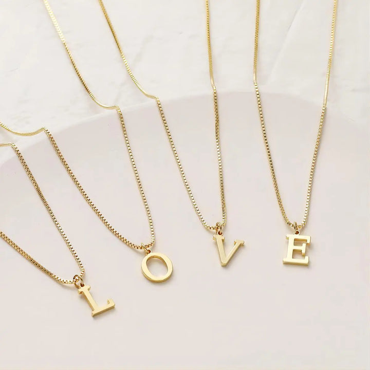 Collier personnalisé avec initiales d'amour pour une touche romantique