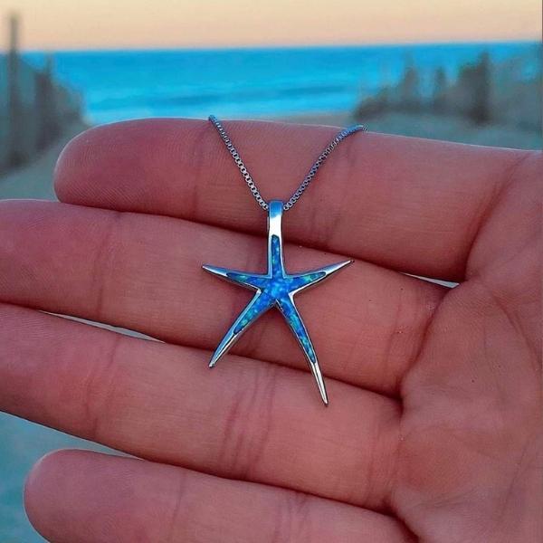 Collier Élégant en Étoile de Mer avec Argent et Magnifique Opale Bleue