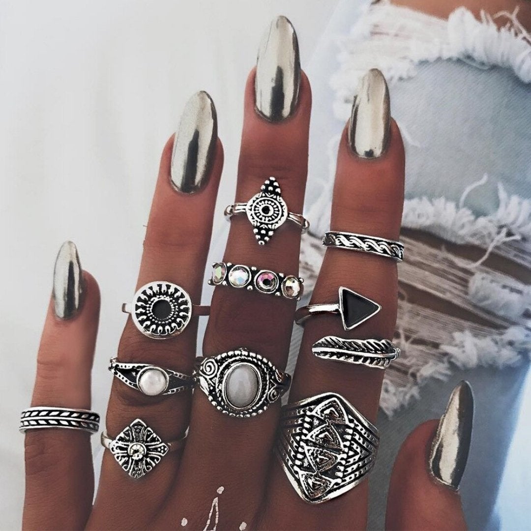 Ensemble exclusif de 8 à 12 bagues uniques pour un look élégant
