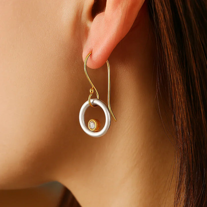 Boucles d'oreilles vintage en or et argent avec zirconias étincelantes