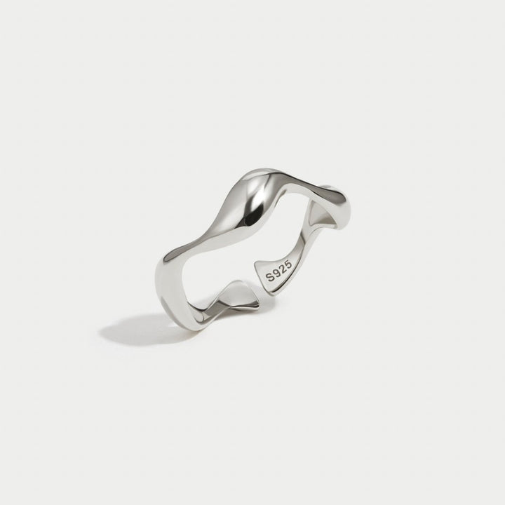 Bagues minimalistes Whispers élégantes et sophistiquées