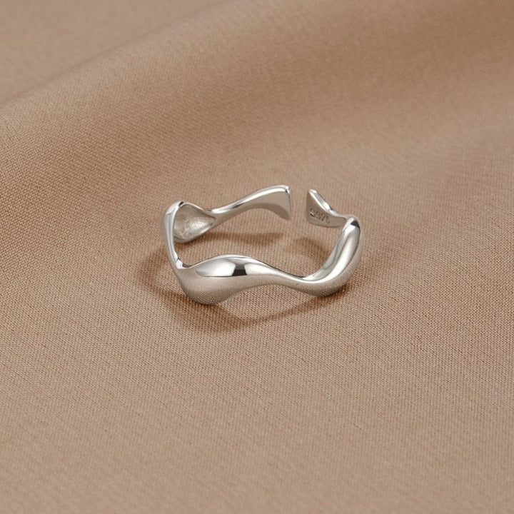 Bagues minimalistes Whispers élégantes et sophistiquées