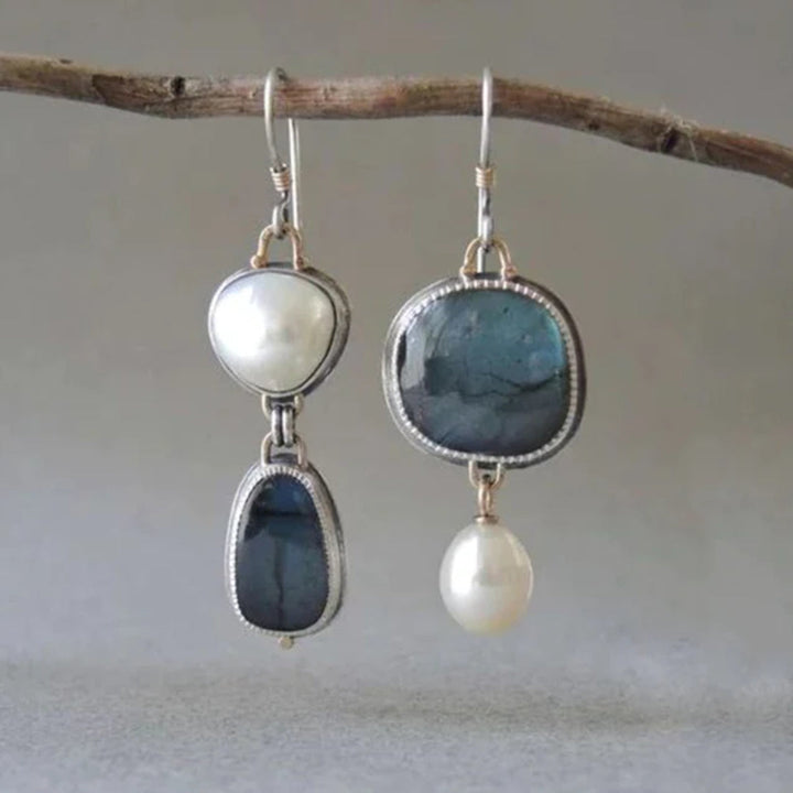Boucles d'oreilles vintage en pierres bleues avec perles élégantes