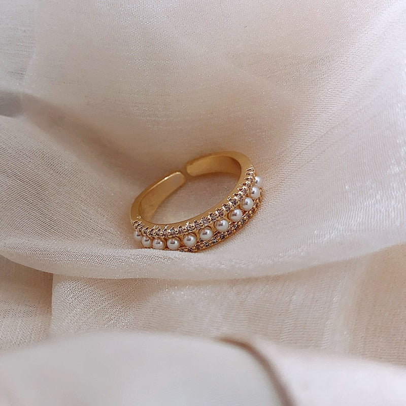 Bague de luxe en perles et or au design exclusive élégante