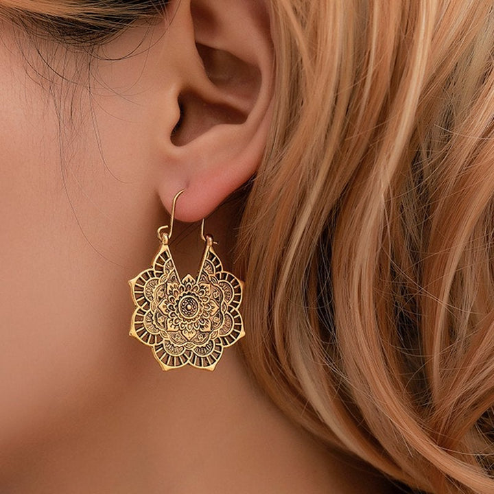 Boucles d'oreilles Mandala Lotus : Élégance et Sophistication