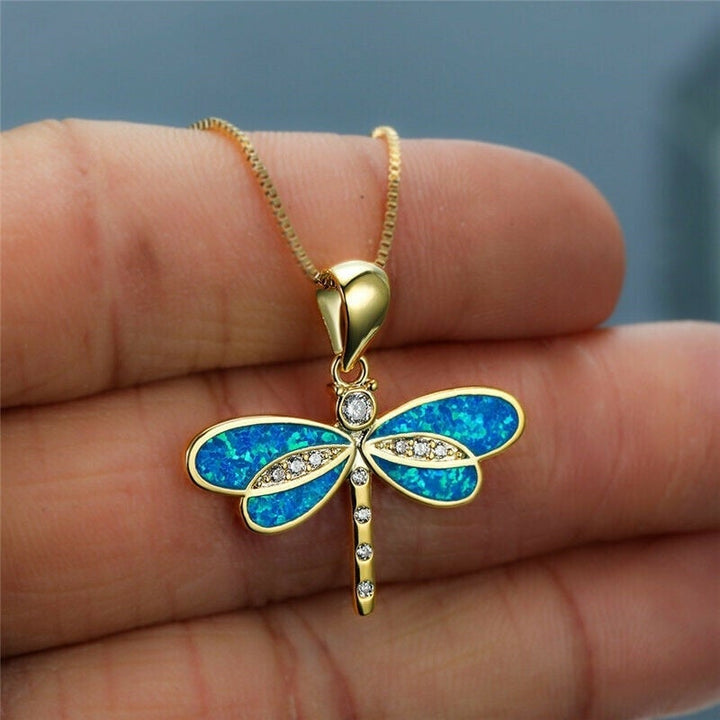Collier Élégant avec Libellule Dorée et Opale Éblouissante