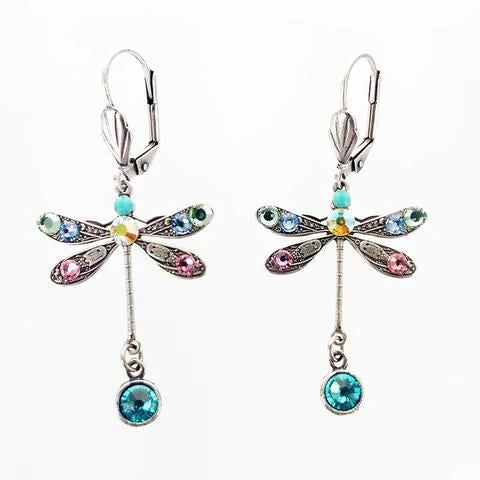 Boucles d'oreilles élégantes avec papillon de dragon sculpté