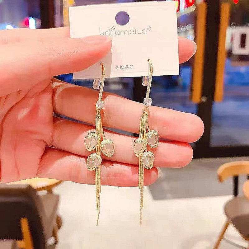 Boucles d'oreilles élégantes en cristal en forme de fleur - Bijoux floraux étincelants pour toutes les occasions
