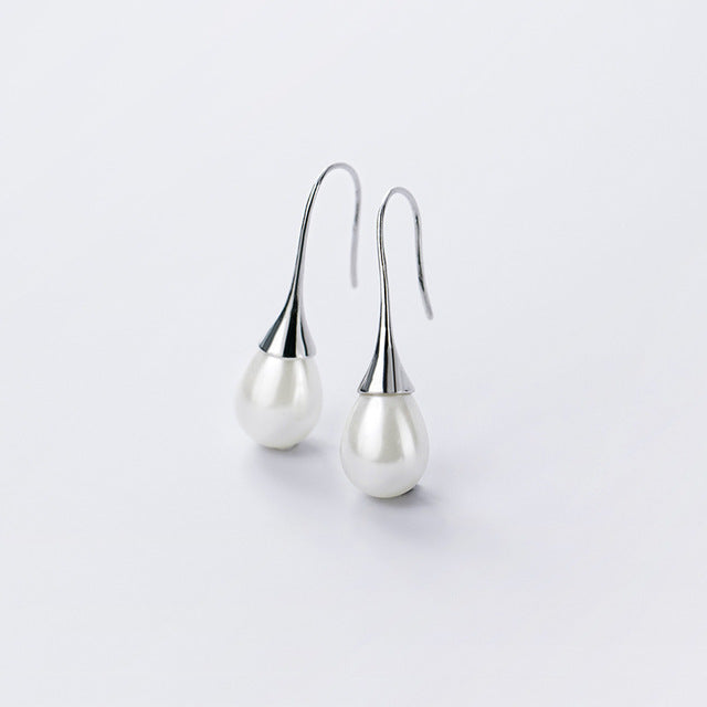 Boucles d'Oreilles Élégantes en Forme de Goutte Ornée de Perles pour un Style Sophistiqué