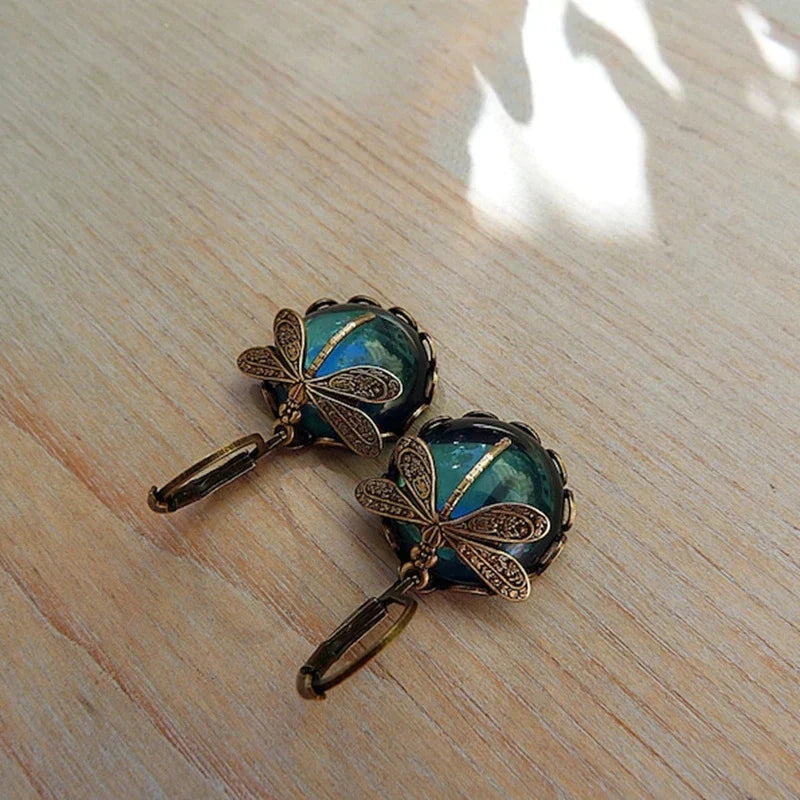 Boucles d'oreilles enchantées en cristal avec libellule en or antique