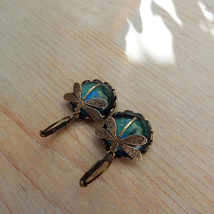 Boucles d'oreilles enchantées en cristal avec libellule en or antique