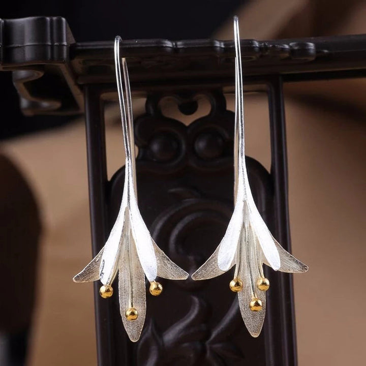 Blossom - Boucles d'oreilles florales en argent élégantes pour un look stylé