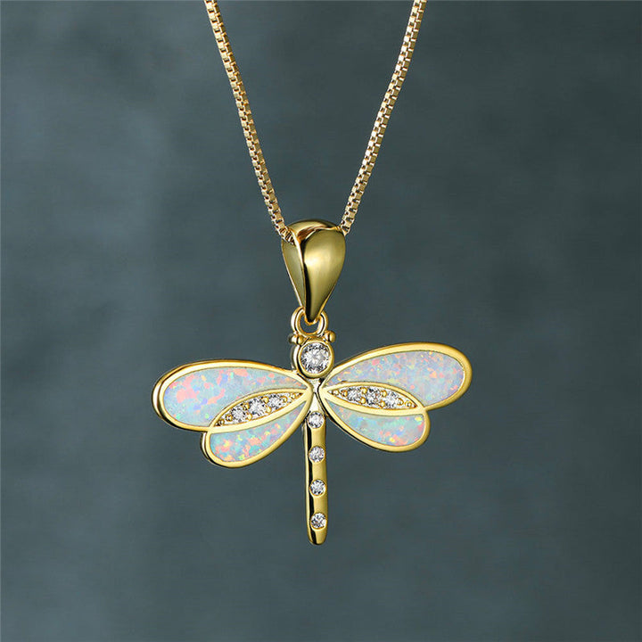 Collier doré élégant avec une famille d'oiseaux et de l'opale pour un style exceptionnel
