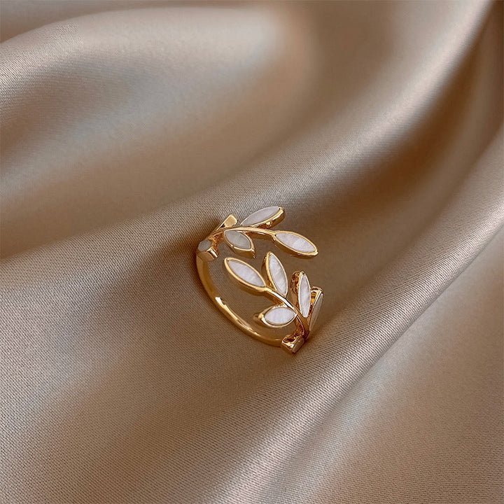 Bague ajustable en opale blanche pure - Bijou élégant et stylé pour toutes les occasions
