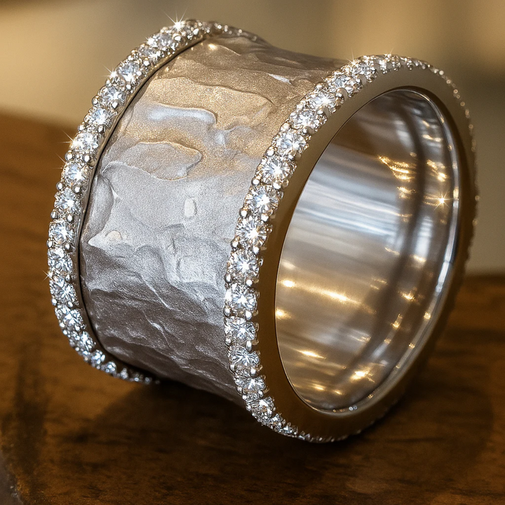 Bague en argent vintage ornée de zircons
