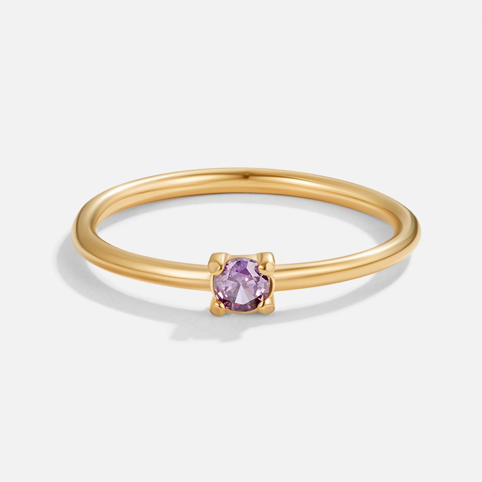 Bague en or élégante avec pierre de naissance personnalisée pour une touche unique