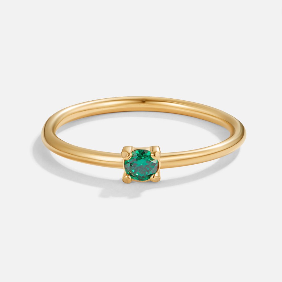 Bague en or élégante avec pierre de naissance personnalisée pour une touche unique
