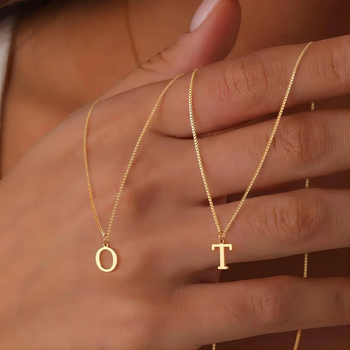 Collier personnalisé avec initiales d'amour pour une touche romantique