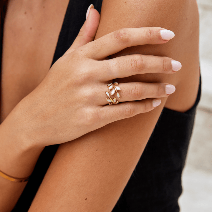 Bague Feuille Dorée Élégante - Accessoire Chic et Raffiné