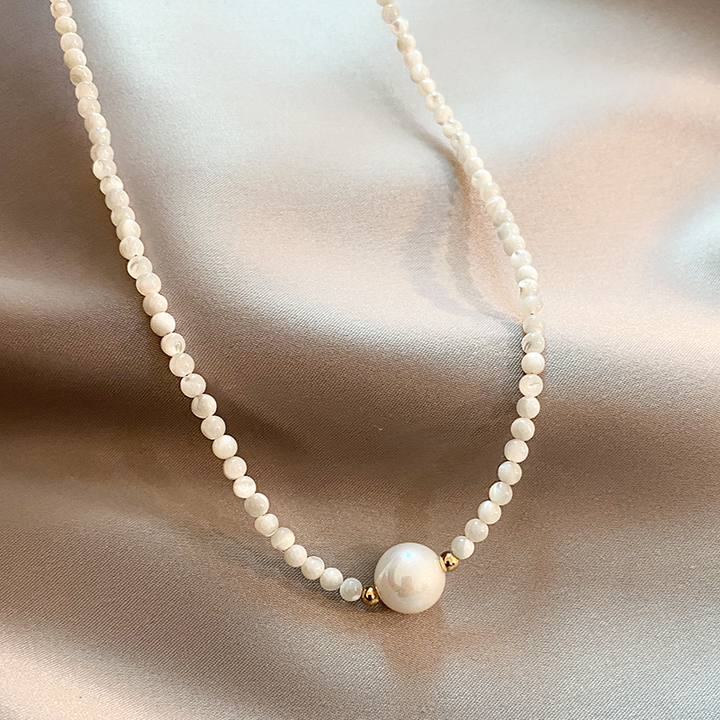 Collier de perles élégant chic et intemporel