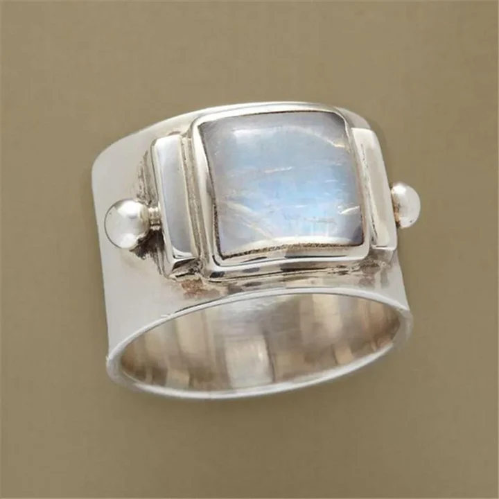 Bijou vintage élégant en cristal de lune cubique, une touche d'élégance intemporelle