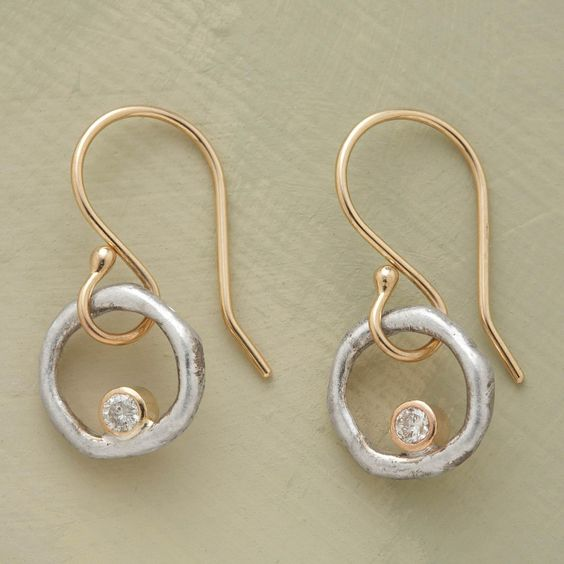 Boucles d'oreilles scintillantes avec zirconie cubique de haute qualité