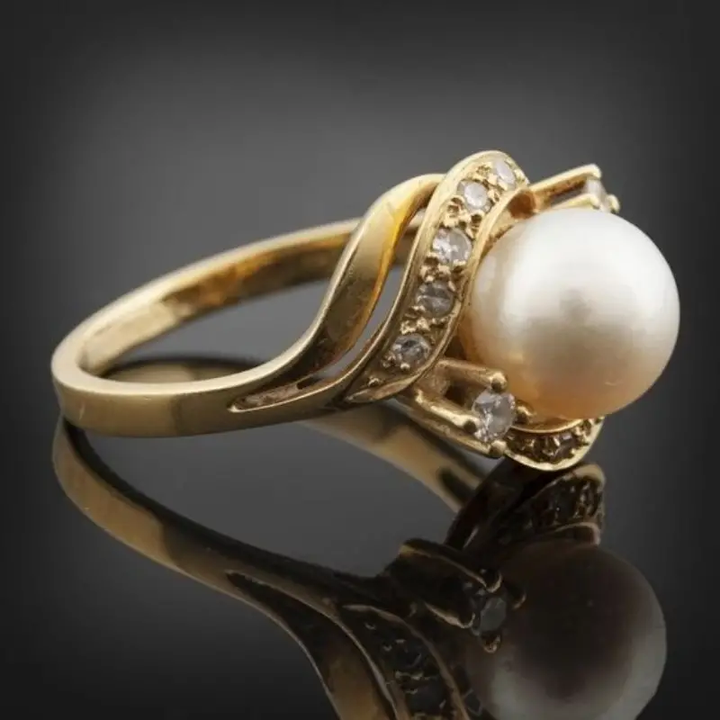 Anneau élégant en perles chic avec éclat doré radieux