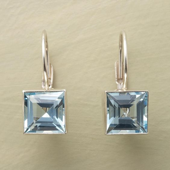 Boucles d'oreilles en verre bleu intemporel inspirées de la récolte