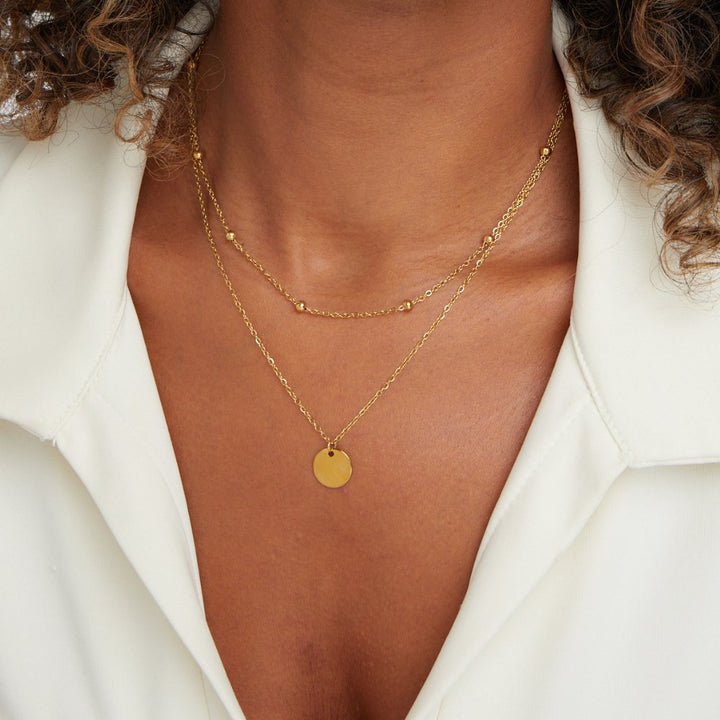 Collier à plaques empilées