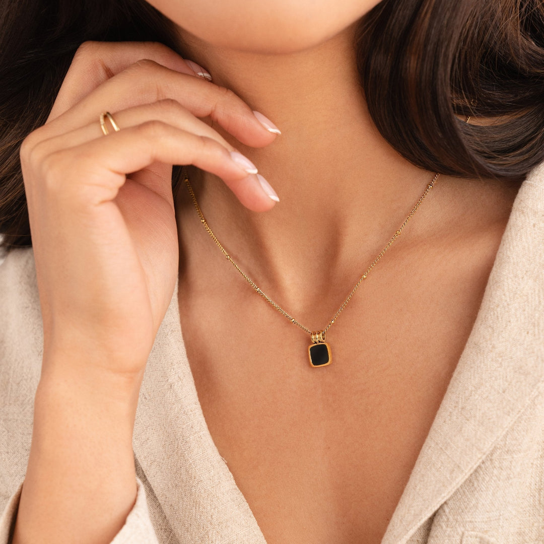 Collier chic de minuit