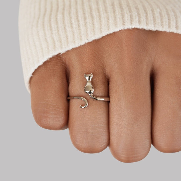 Bague en argent énigme chat nocturne élégante