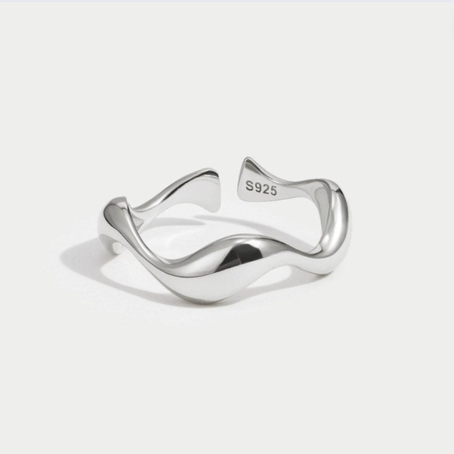 Bagues minimalistes Whispers élégantes et sophistiquées