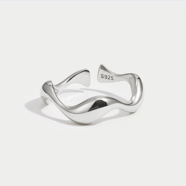 Bagues minimalistes Whispers élégantes et sophistiquées