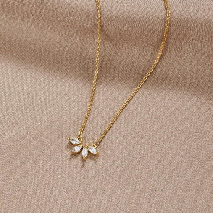 Collier Omelia Kristallblatt