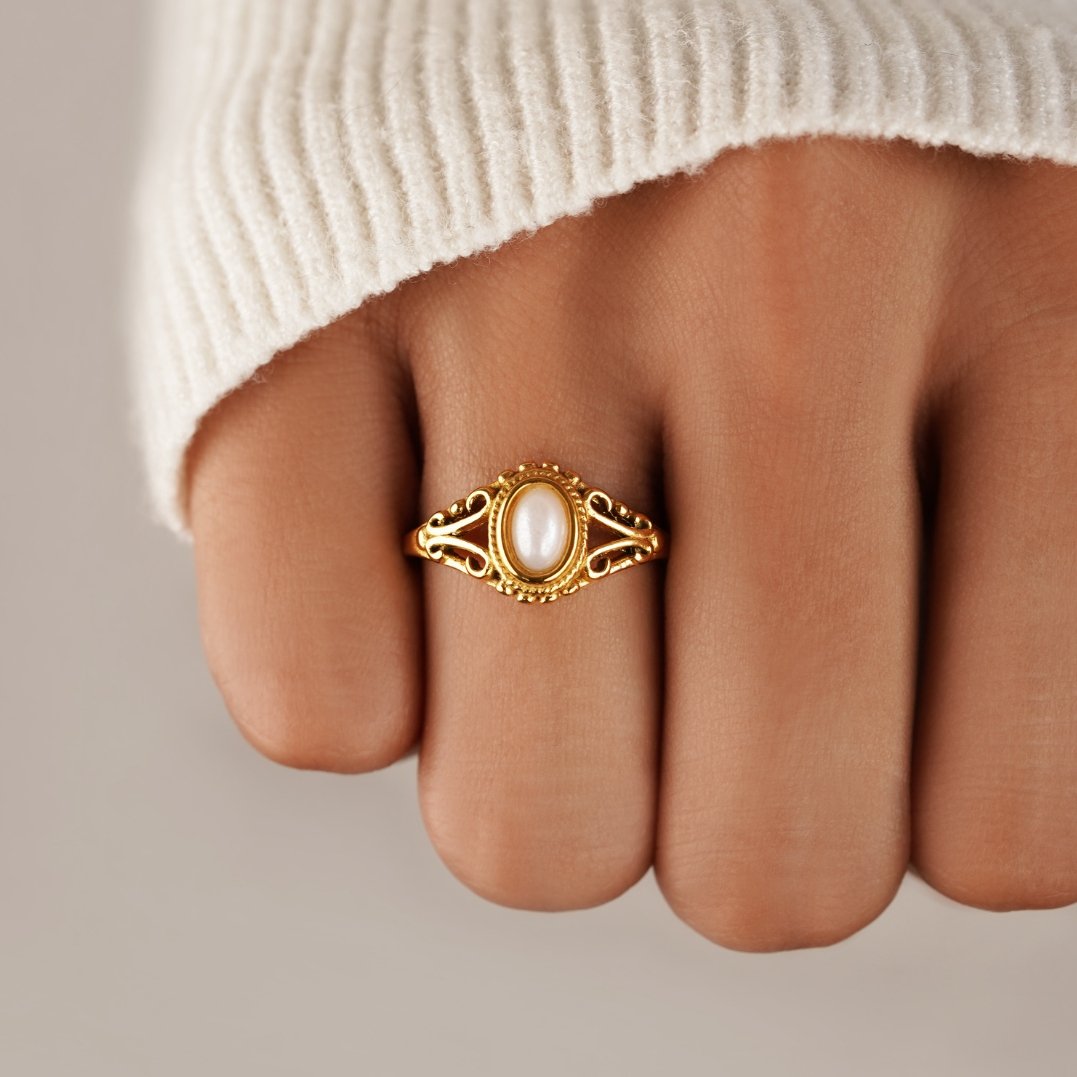 Bague Royale Vintage en Perles Élégantes