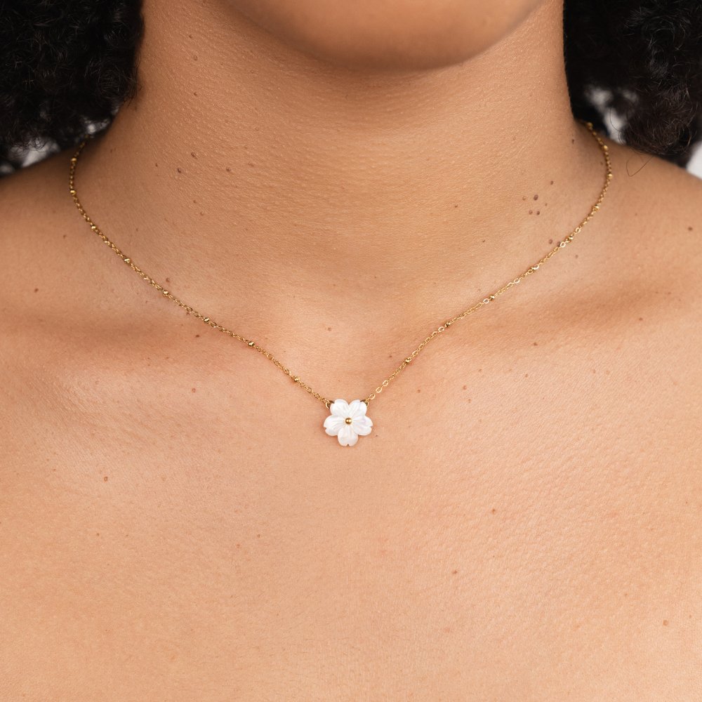 Collier de pétales de grandeur