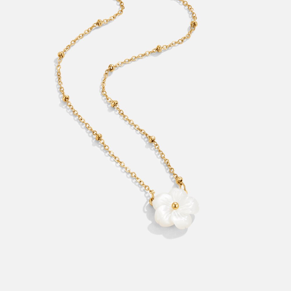 Collier de pétales de grandeur
