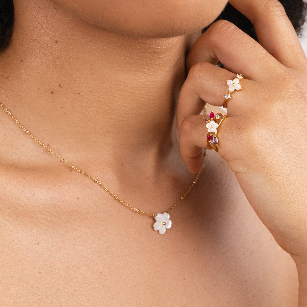 Collier de pétales de grandeur